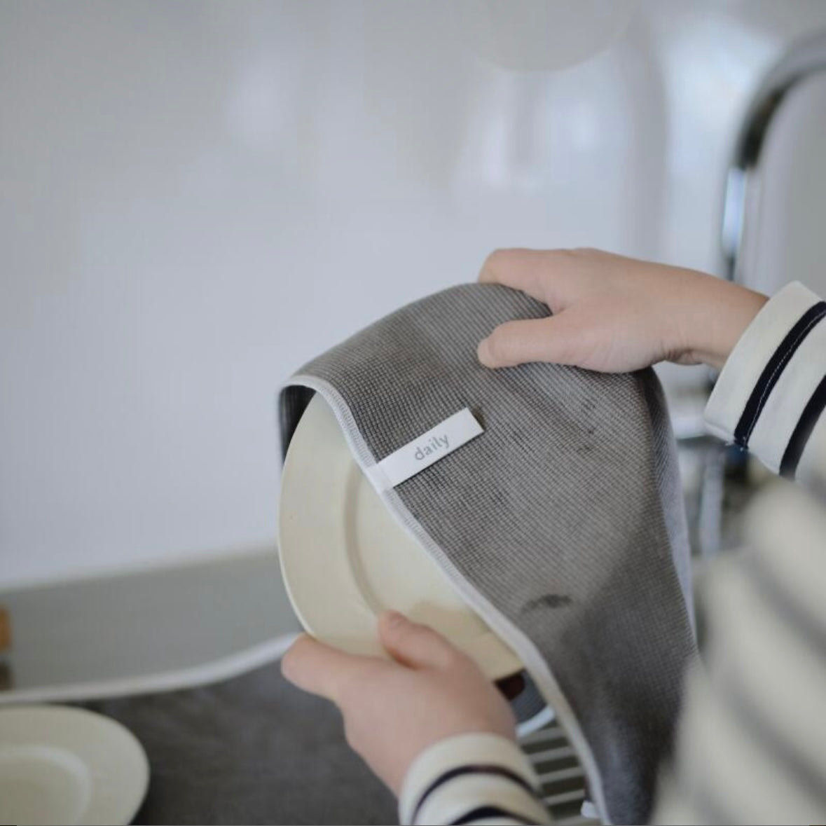 daily mukuri デイリームクリ 食器ふきん ハーフサイズ2枚セット グレー ベージュ 食器拭きクロス マイクロファイバー キッチン雑貨